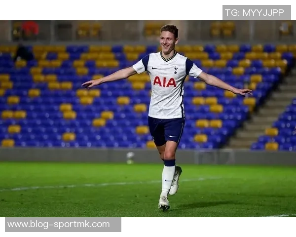 热刺19岁边锋奥利弗艾罗外租加盟英甲曼斯菲尔德队